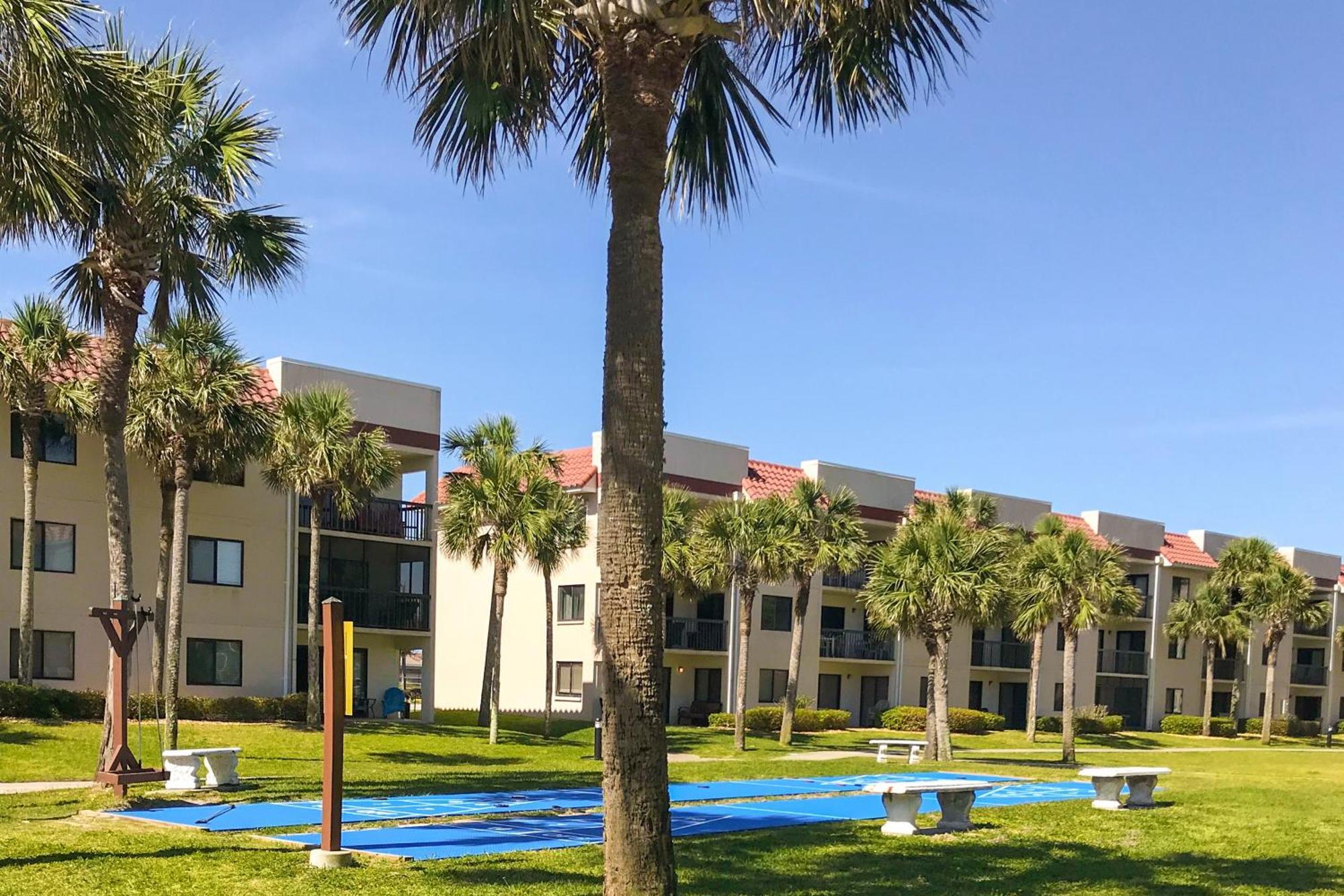 Ocean Village Club Butler Beach Rum bild